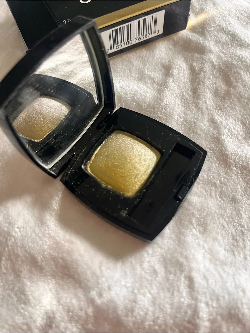 CHANEL Cream Eyeshadow — Shimmery Olive